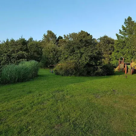 8 Person In Vaeggerlose Сasa de vacaciones Bøtø By