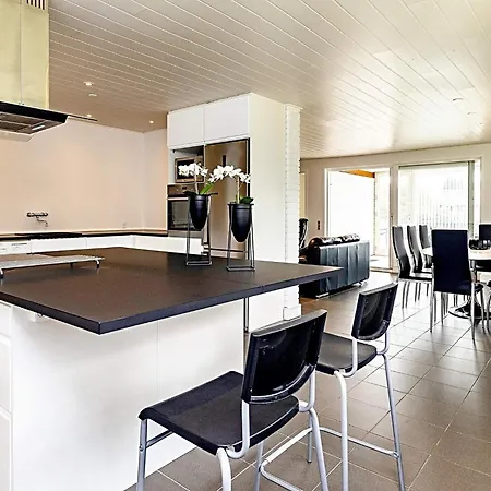 Spacious Retreat In Marielyst-by Traum *