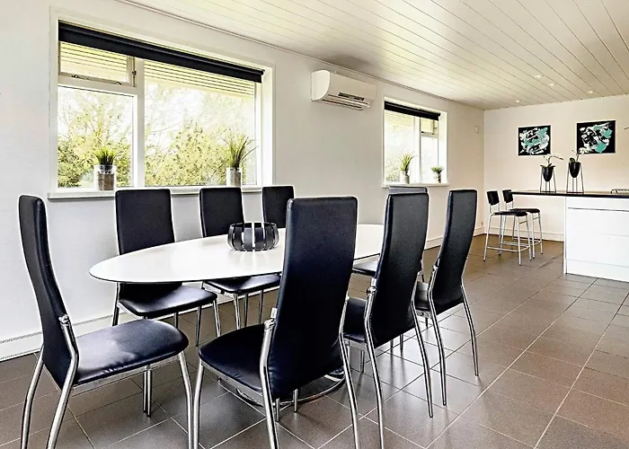 Spacious Retreat In Marielyst-by Traum Holiday home *