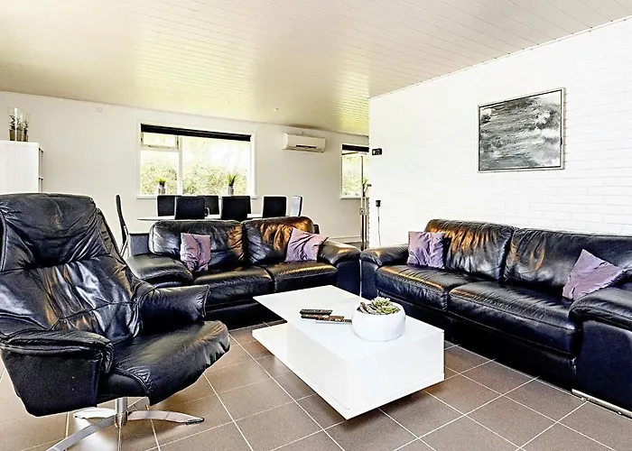Spacious Retreat In Marielyst-by Traum 別荘 *