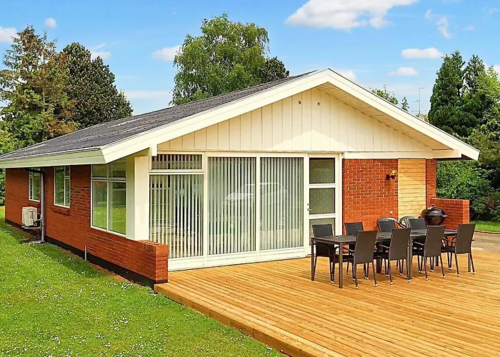 Spacious Retreat In Marielyst-by Traum Holiday home